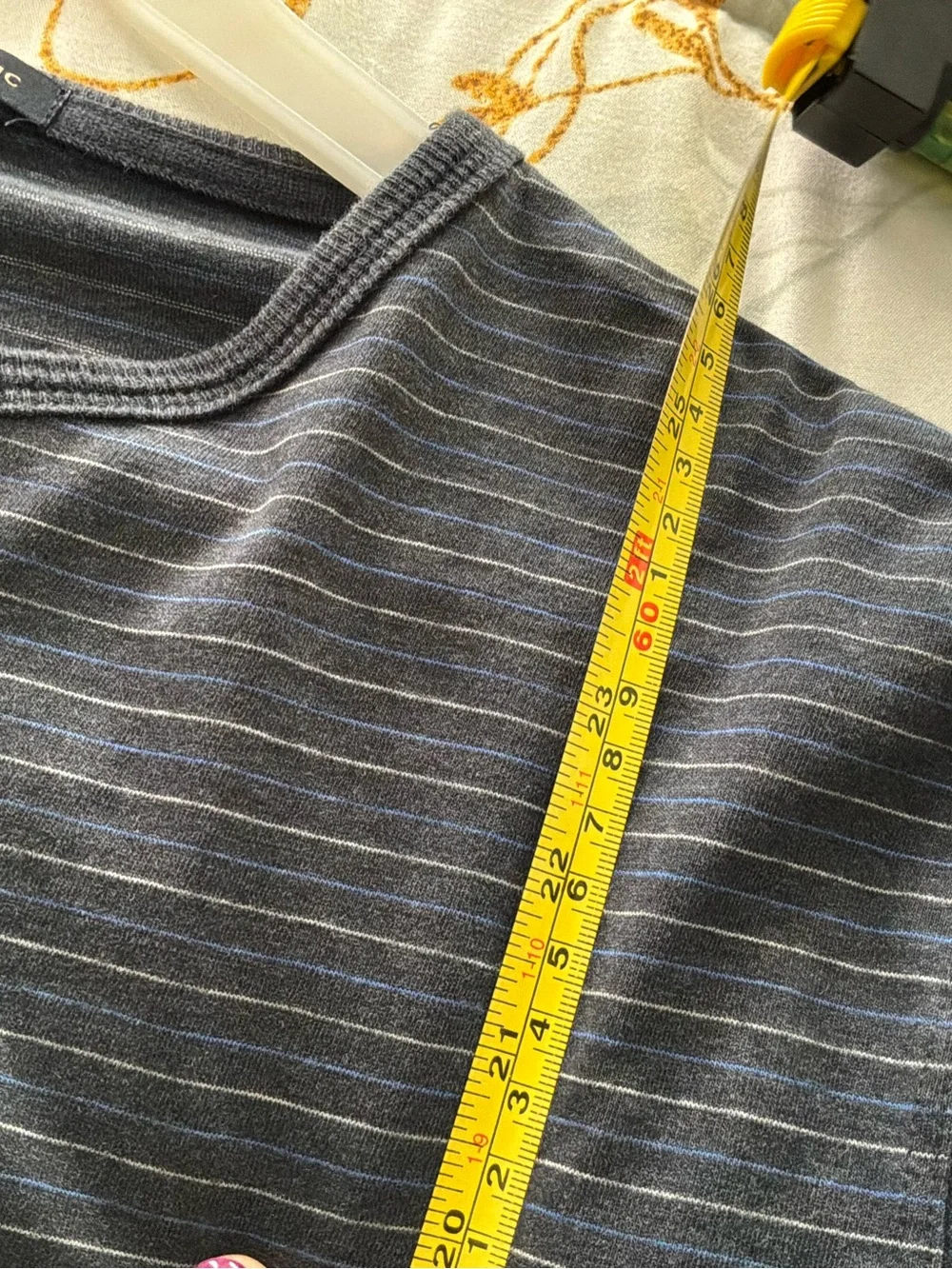 Banana Republic Men’s Crewneck Drk Blue/Grey Striped Long Sleeve T-shirt Medium